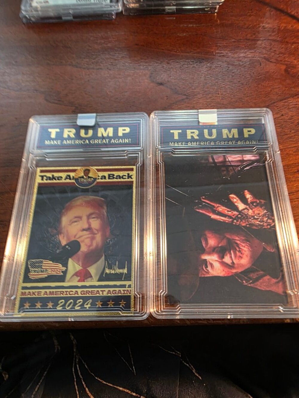 2PC DONALD TRUMP COLLECTORS CARDS SLABBED